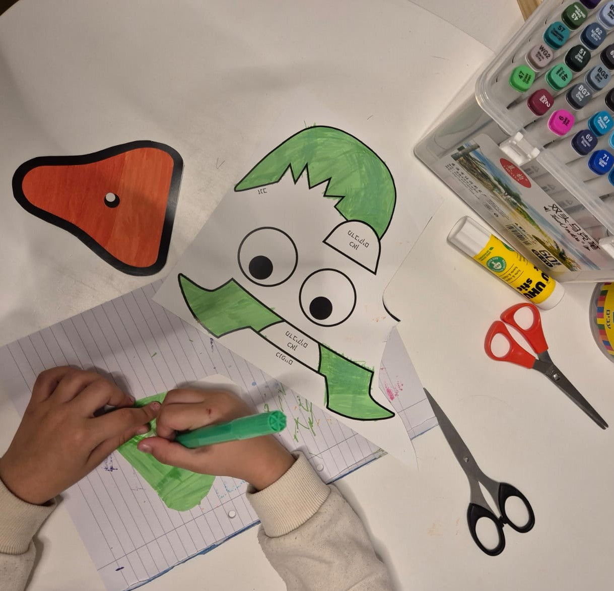 ערכת וויסות ותרגול נשימה סרעפתית: ספר דרוקי הדרקון+ערכת יצירה של 10 נשפני דרקון