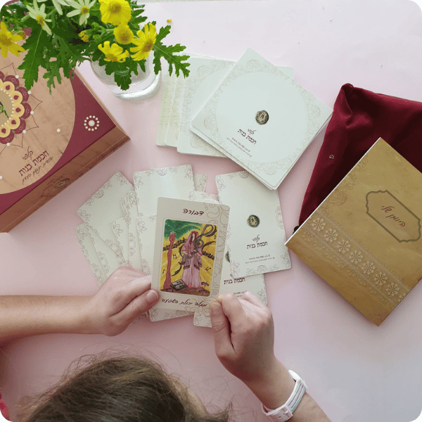 סדנא - מסע טיפולי עם קלפי חכמת נשים+ערכת קלפים "חכמת בנות" במשלוח עד הבית. 17.3